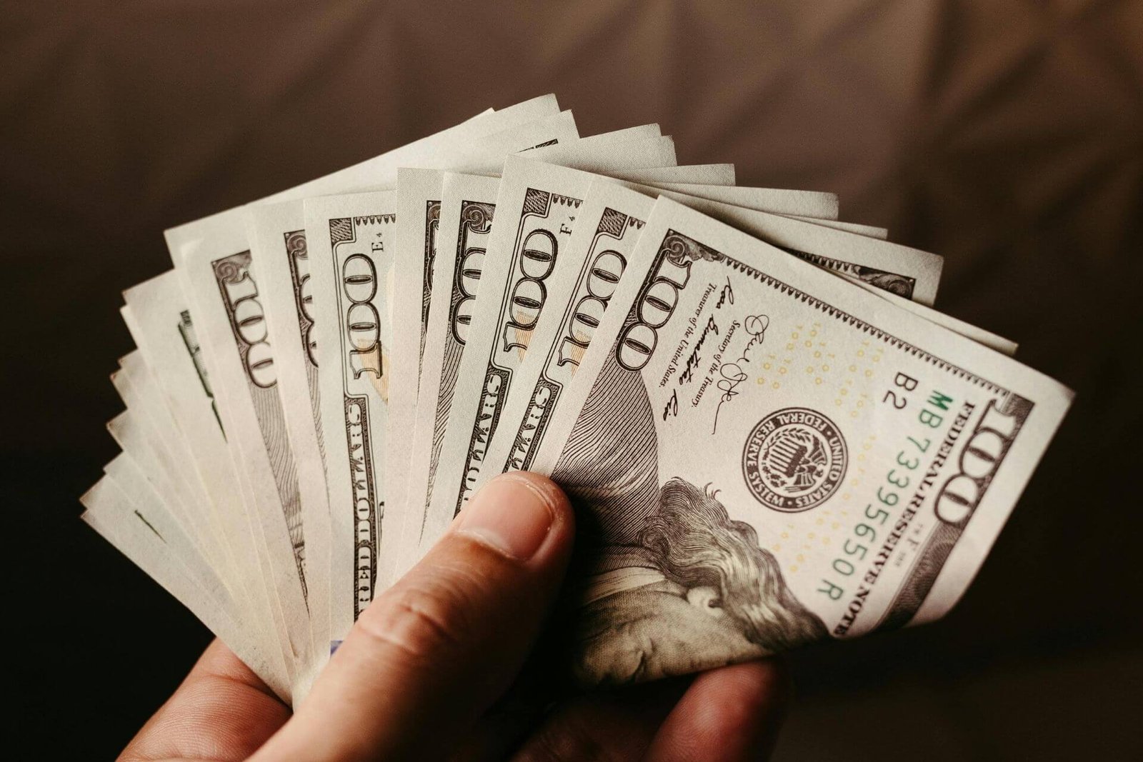 2025: Por que o Dólar Continua Tão Caro? Os Erros do Governo Brasileiro e o Caminho para a Correção